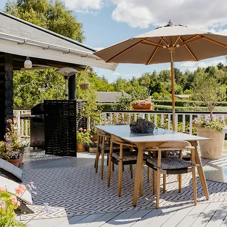 Vakantiehuis Beautiful And Romantic With Swimmingpool