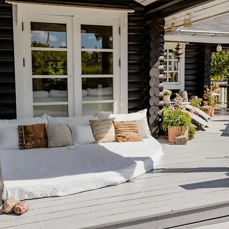 Vakantiehuis Beautiful And Romantic With Swimmingpool Melby