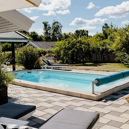 Beautiful And Romantic With Swimmingpool